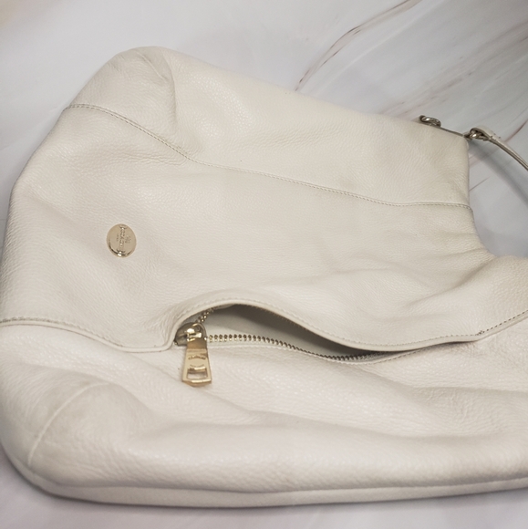 Coach - Picture 7 of 8